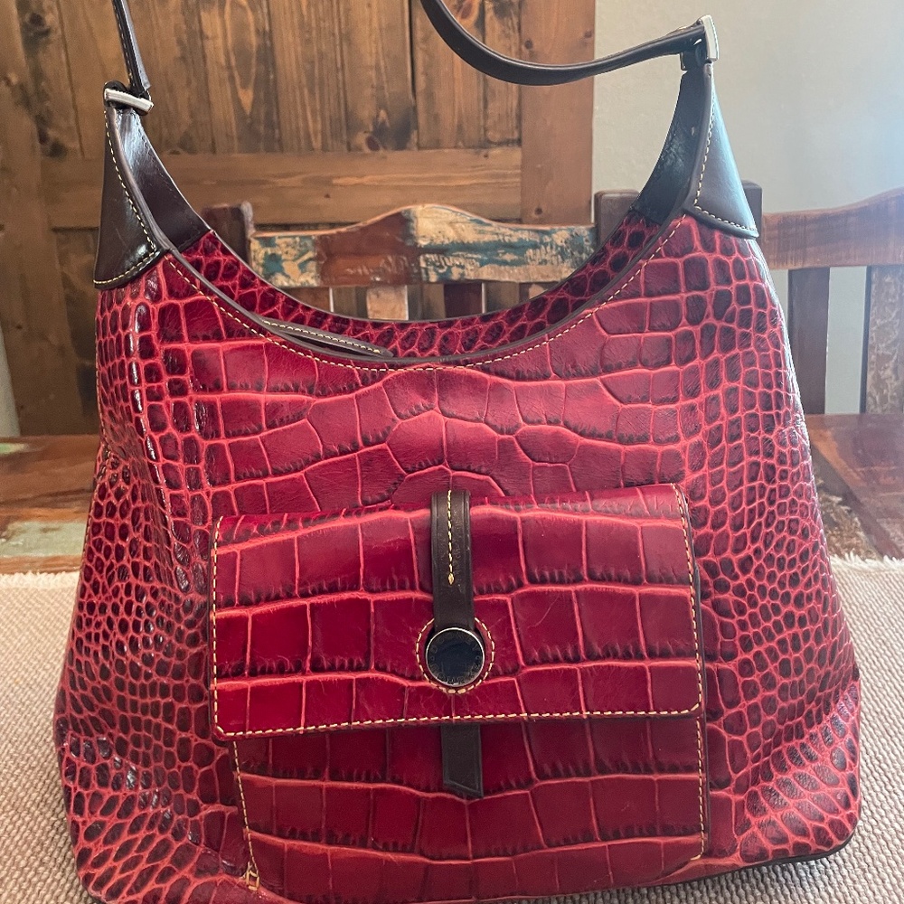 Dooney&Bourke red alligator print
